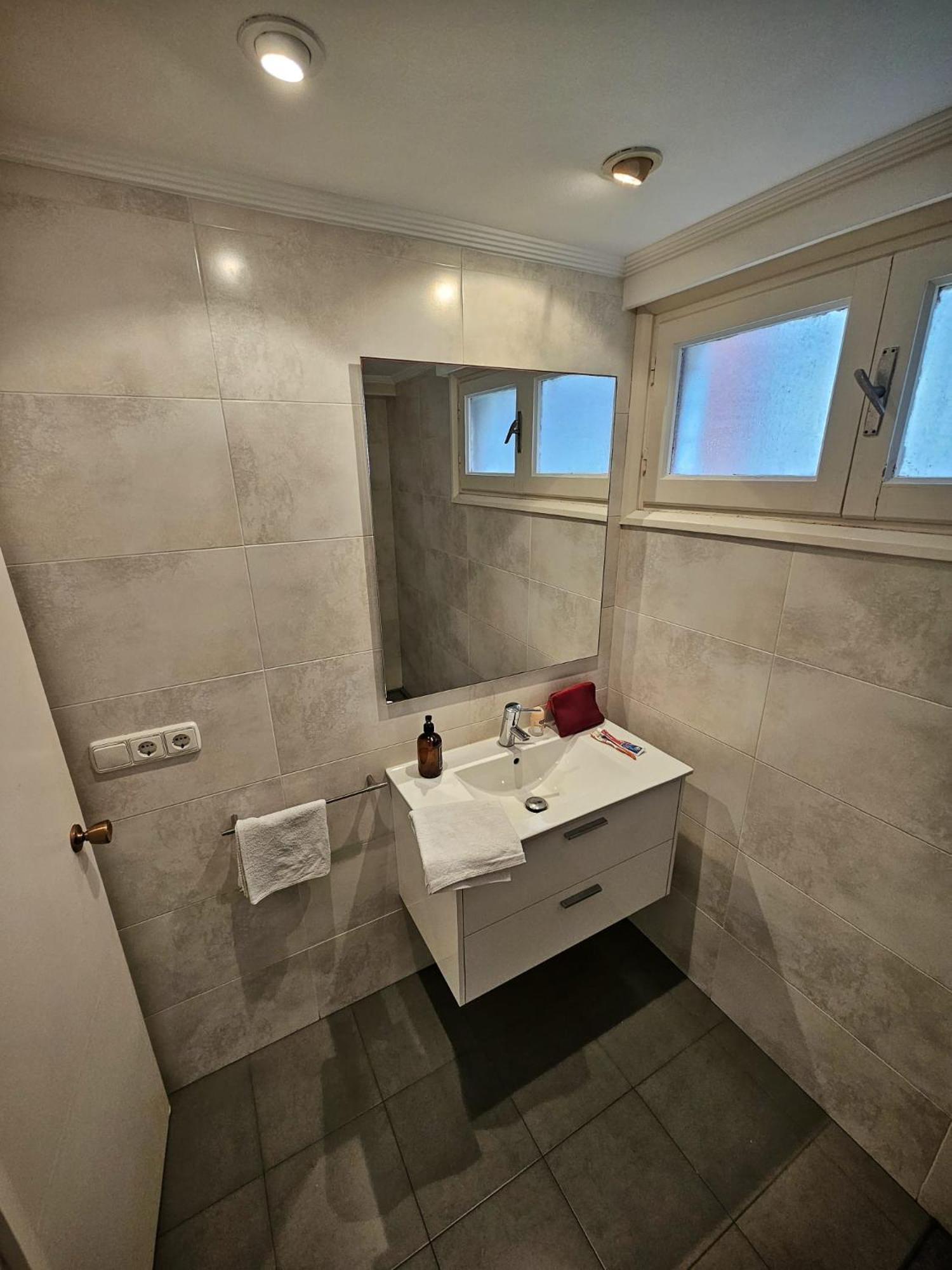 Ferienwohnung Amplio Piso En La Playa De 135 M2 Con Garaje Zarautz Exterior foto